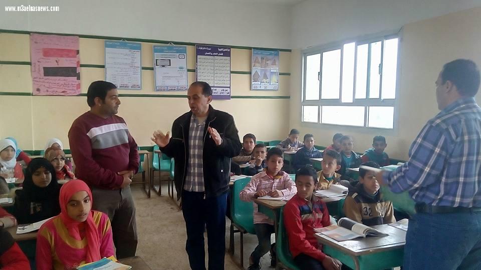 مدير التعليم الابتدائى بالحامول فى كفر الشيخ يقود القافلة التعليمة لمدرسة ٤٥ الشراقوة