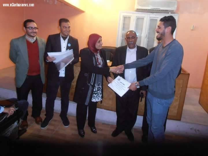 رئيس الحامول تكرم فريق كرة القدم بأحد مراكز الشباب بكفر الشيخ