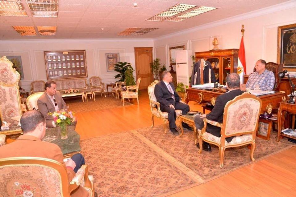 محافظ أسيوط يهنئ رئيس الادارة المركزية للري الجديد ويشدد على أعمال التطهير للتأكد من وصول المياه لنهايات الترع