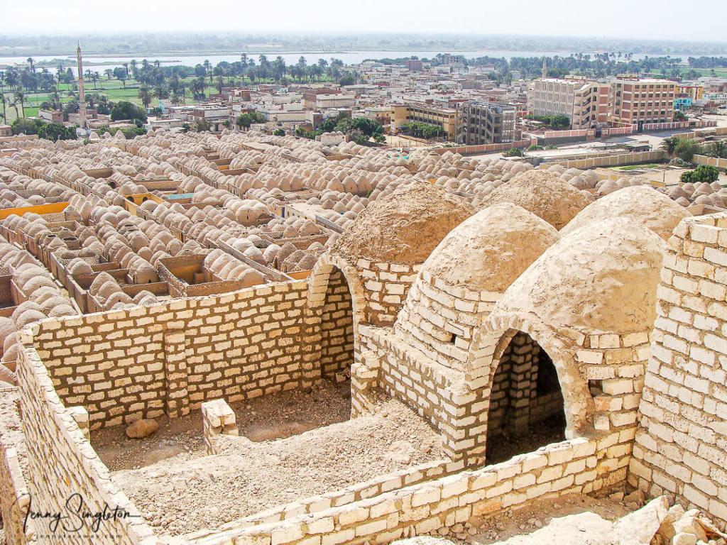  عويلُ النَّشيدِ ... بقلم: مينا ثروت