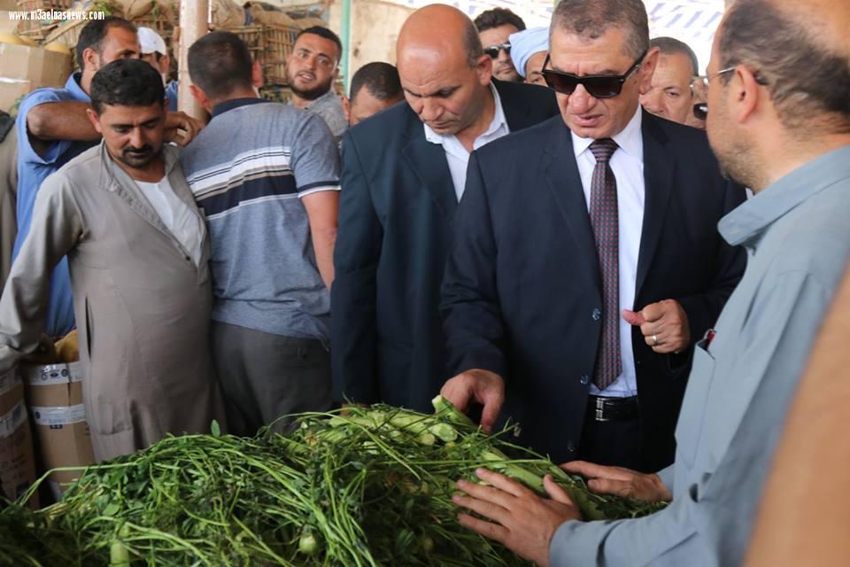 محافظ كفر الشيخ يتفق مع تجار البرلس على محاربة الغلاء وحملات مكثفة لتصدى لجشع التجار
