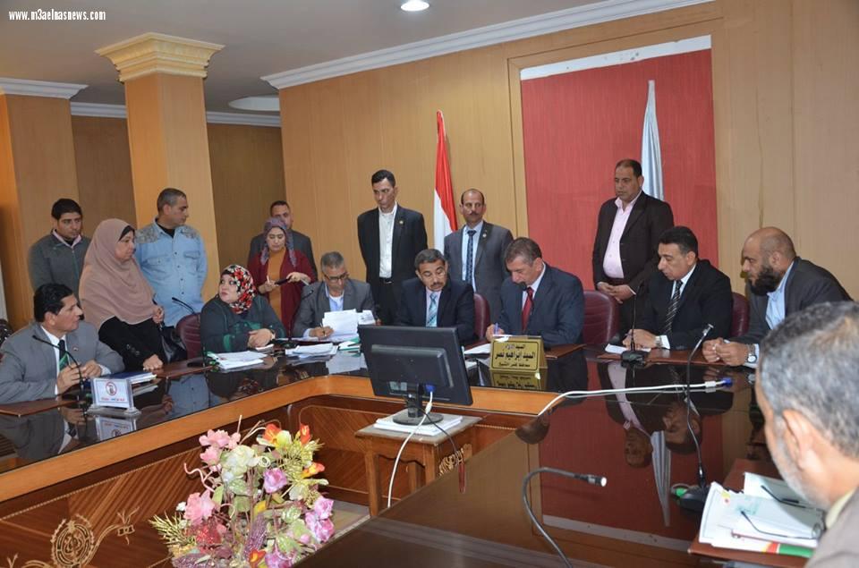 محافظ كفرالشيخ يناقش 37 شكوى فى اللقاء الأسبوعى للمواطنين