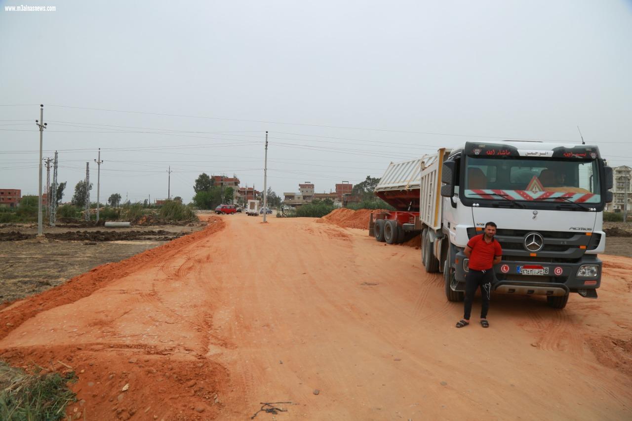 محافظ كفر الشيخ يتفقد توسعة الطرق واعادة رصفها وربط رافدي الطريق الدولى