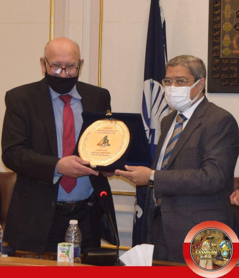 تعاون جديد بين هيئة سلامة الغذاء والغرف التجارية لحل مشاكل الشركات