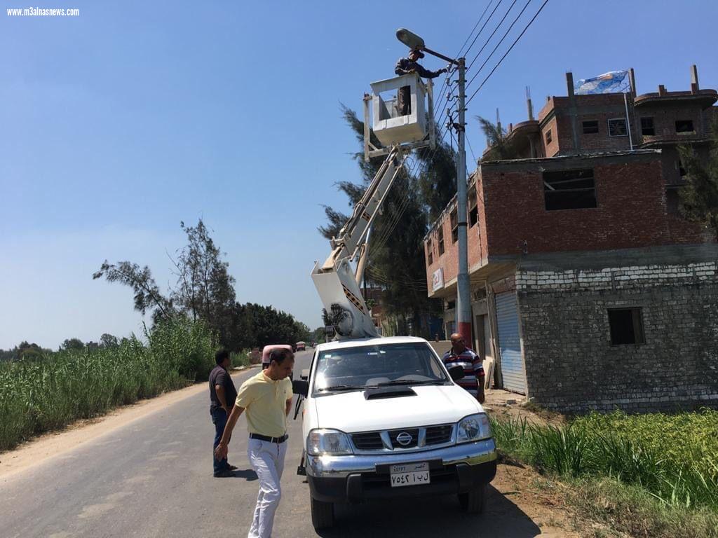 حملات للنظافة وتعقيم المساجد والتصدي لمخلفات البناء بدسوق بكفر الشيخ