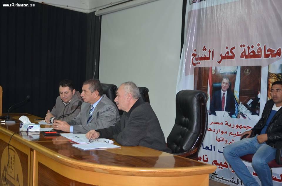 محافظ كفر الشيخ يشدد بسرعة إصدار التراخيص الخاصة لمواطنى المحافظة