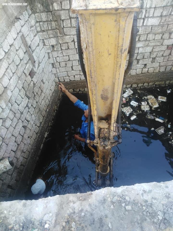 استمرار أعمال النظافة وتحسين الخدمات بالحامول