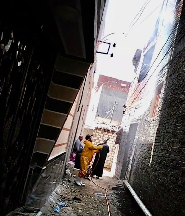 حملات تطهير وتعقيم مُكبرة بقرية الزعفران بكفرالشيخ الخاضعة للعزل الصحي