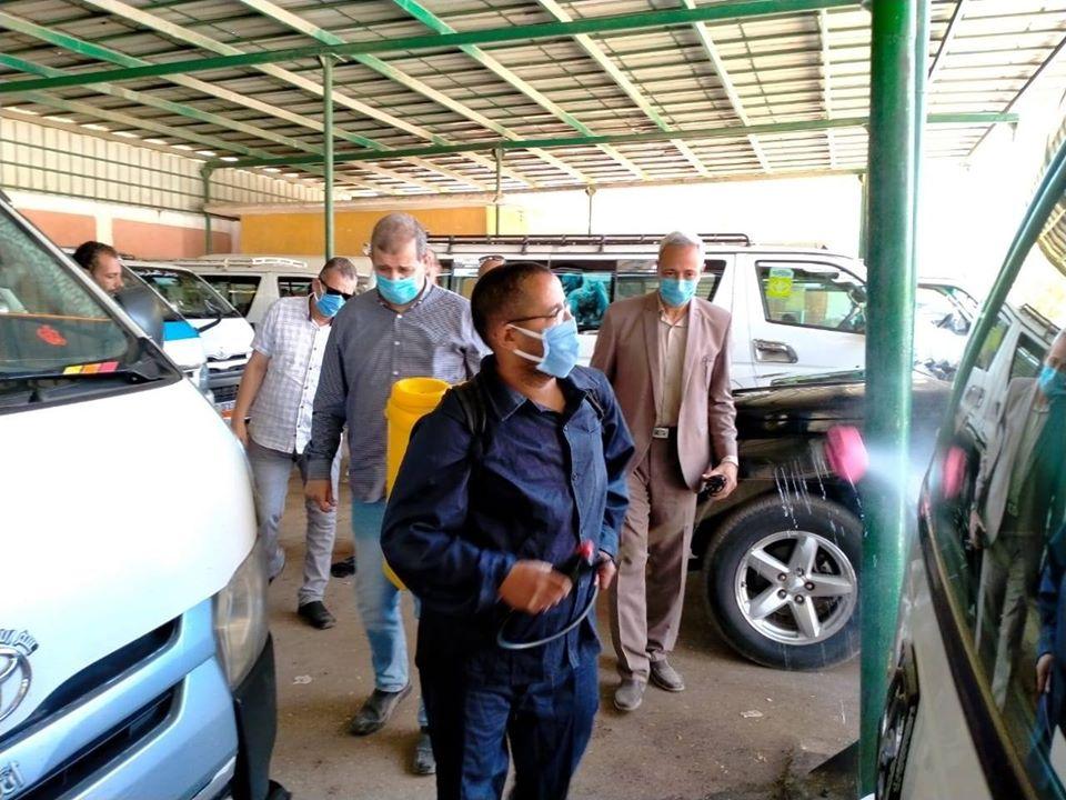 استمرار حملات التطهير والتعقيم للمنشآت الخدمية والحيوية والسكرتير العام يترأس حملة بمركز البداري