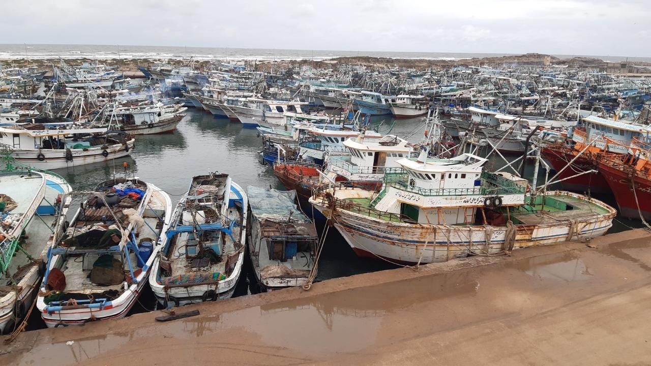 رؤساء المراكز والمدن لليوم الثالث  يواصلون رفع مياه الأمطار بمدن وقرى كفر الشيخ