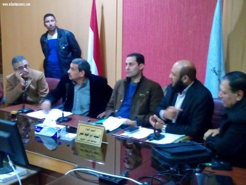 سكرتير عام كفر الشيخ يناقش 60 شكوى لمواطنين بحضور عدد من النواب