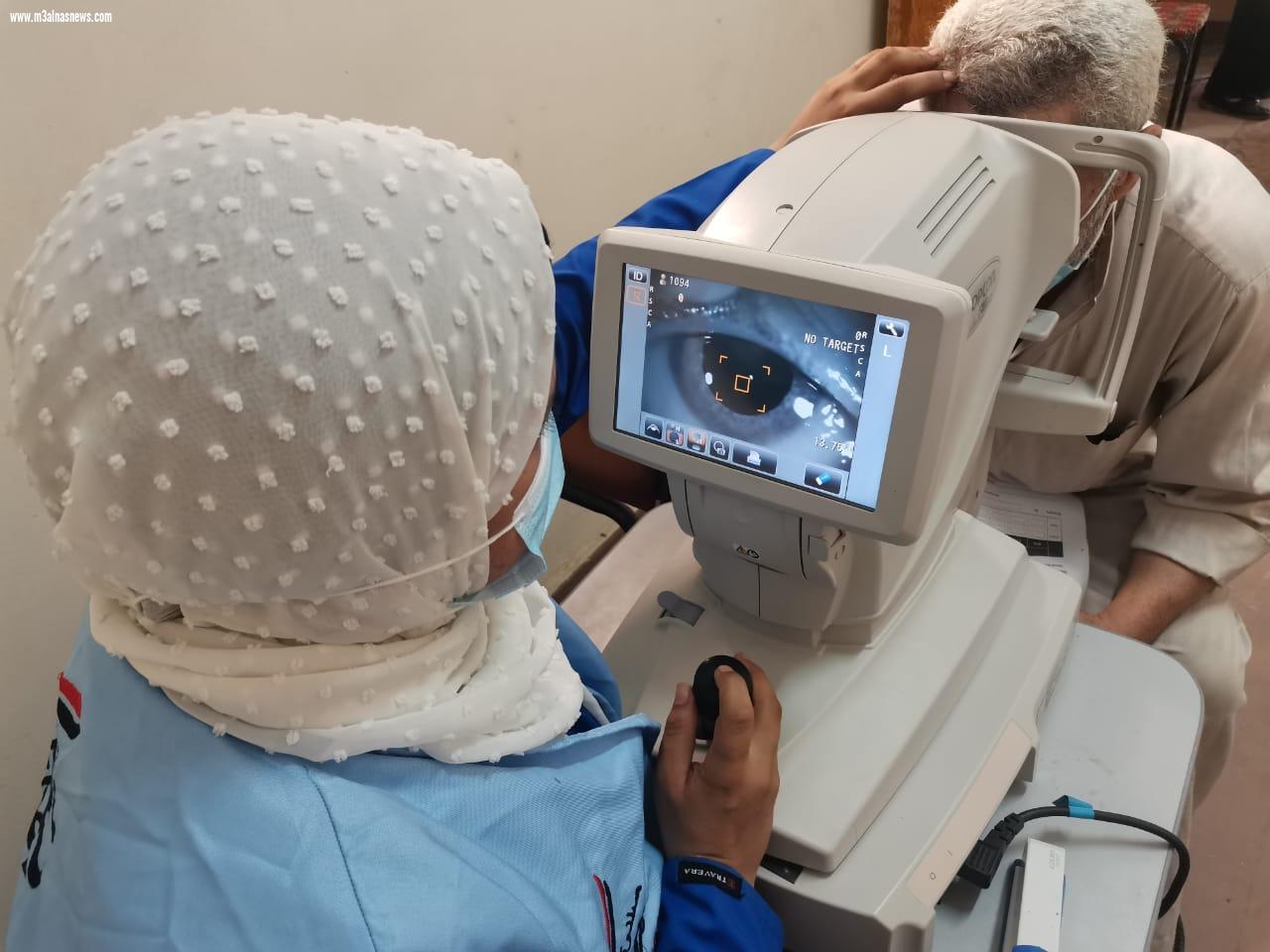 قافلة طبية لإجراء الكشف الطبي على 615 مريضا بكفر الشيخ