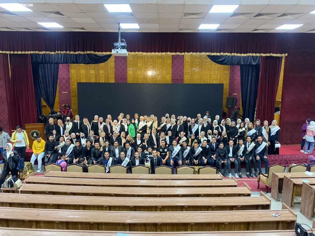 تم تشييد الحفل والاستضافة تحت تنظيم أسرة طلاب من اجل مصر وأسرة ستار تيم واتحاد طلاب كلية تجارة .