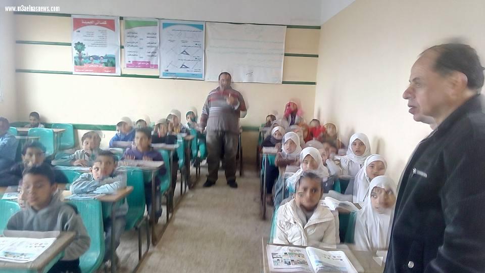 مدير التعليم الابتدائى بالحامول فى كفر الشيخ يقود القافلة التعليمة لمدرسة ٤٥ الشراقوة