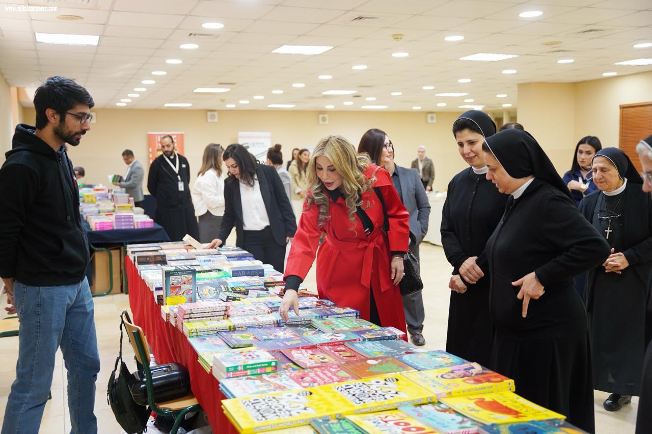 معرض كتاب في مدرسة راهبات الوردية مرج الحمام بمشاركة دور النشر العربية الكبيرة 