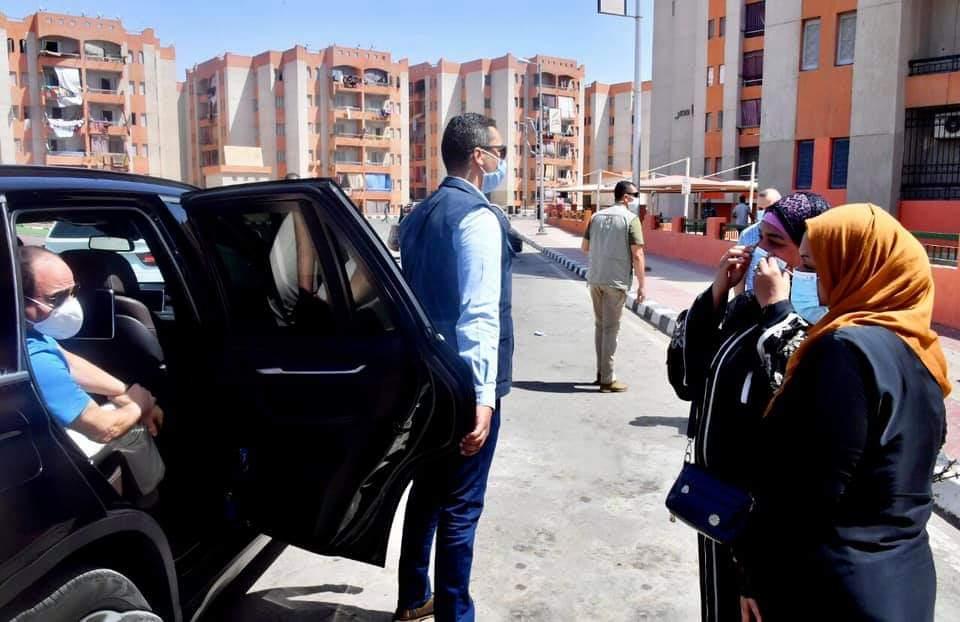 الرئيس السيسى يتفقد مشروع الاسمرات 3 السكنى بالمقطم 