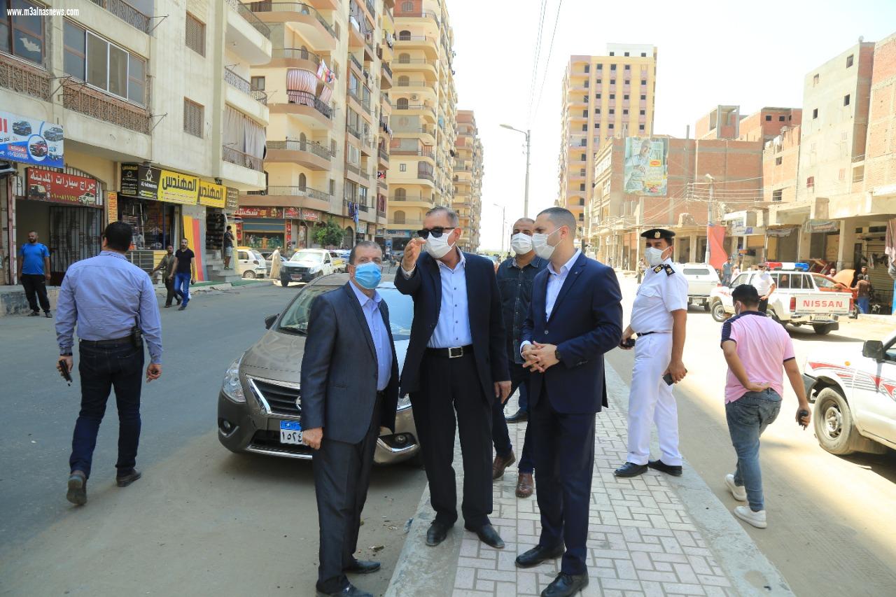 محافظ كفر الشيخ يتفقد أعمال الرصف بغرب وشرق المدينة ويوجه بإنشاء محور جديد