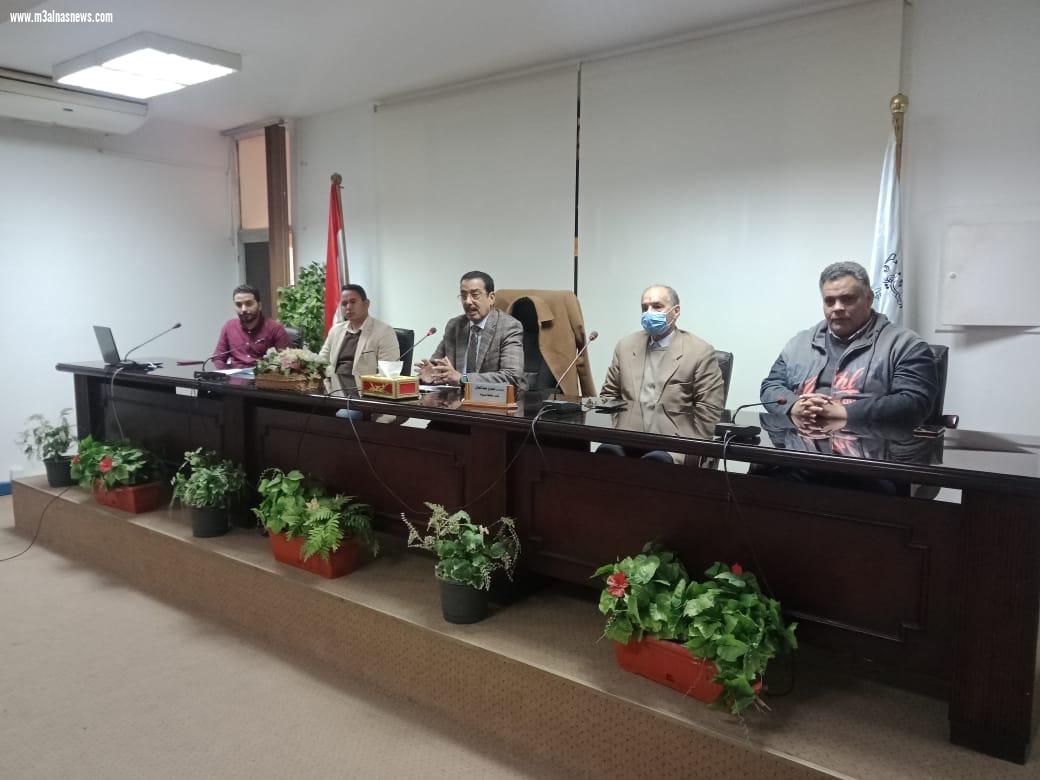 محافظ أسيوط يوجه بتكثيف القوافل البيطرية المجانية وحملات التوعية والارشاد بكافة قرى ونجوع المحافظة للحفاظ على الثروة الحيوانية