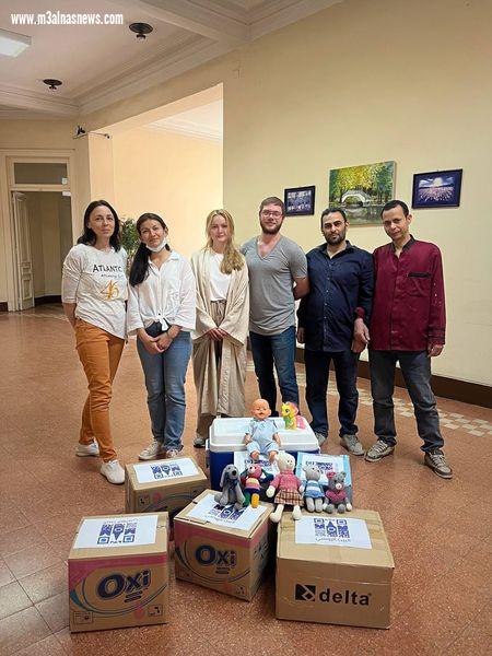 وفد روسى فى زيارة للأطفال كريمى النسب