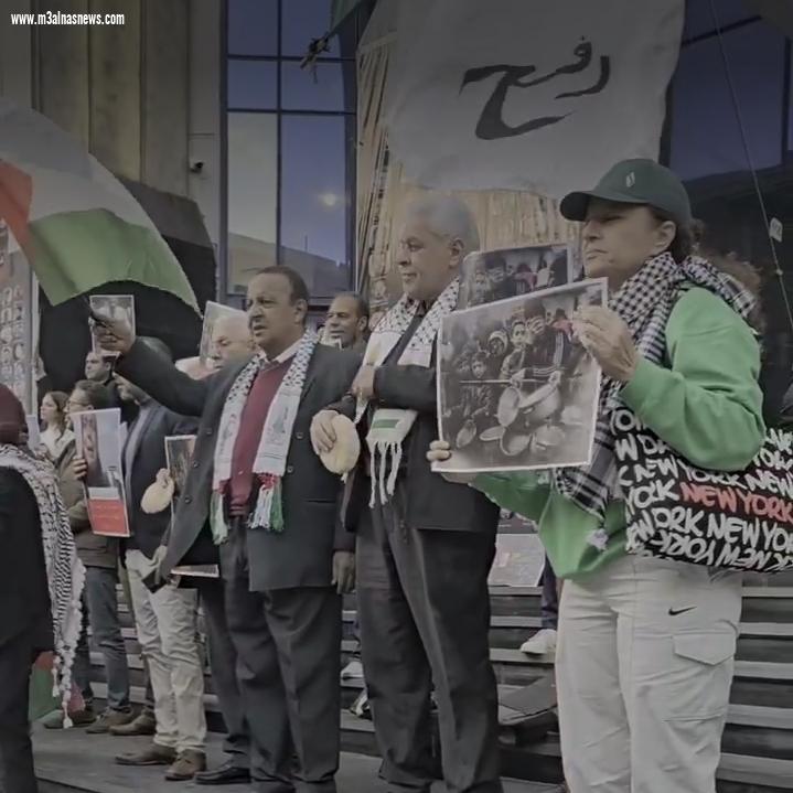 بالصور: صباحى ... يشارك الصحفيين تظاهرهم دعما لفلسطين على سلالم النقابه