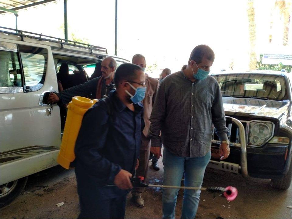 استمرار حملات التطهير والتعقيم للمنشآت الخدمية والحيوية والسكرتير العام يترأس حملة بمركز البداري