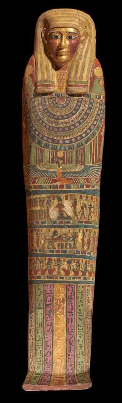 المتحف المصرى.. استلام مجموعه من القطع الاثريه تمهيدا لافتتاحه الوشيك