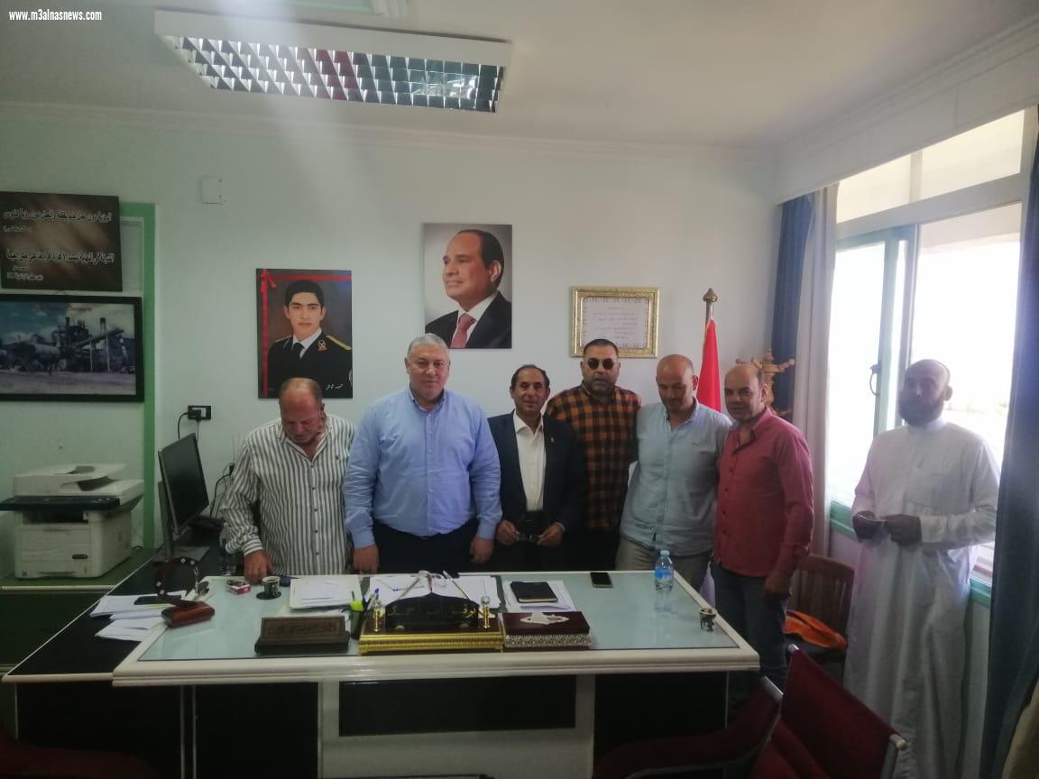 وسام شرف للمهندس توفيق ابواحمد