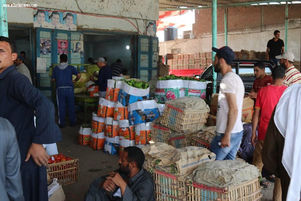 محافظ كفر الشيخ يتفق مع تجار البرلس على محاربة الغلاء وحملات مكثفة لتصدى لجشع التجار