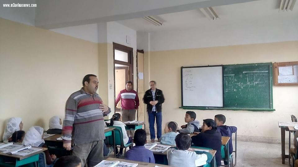مدير التعليم الابتدائى بالحامول فى كفر الشيخ يقود القافلة التعليمة لمدرسة ٤٥ الشراقوة