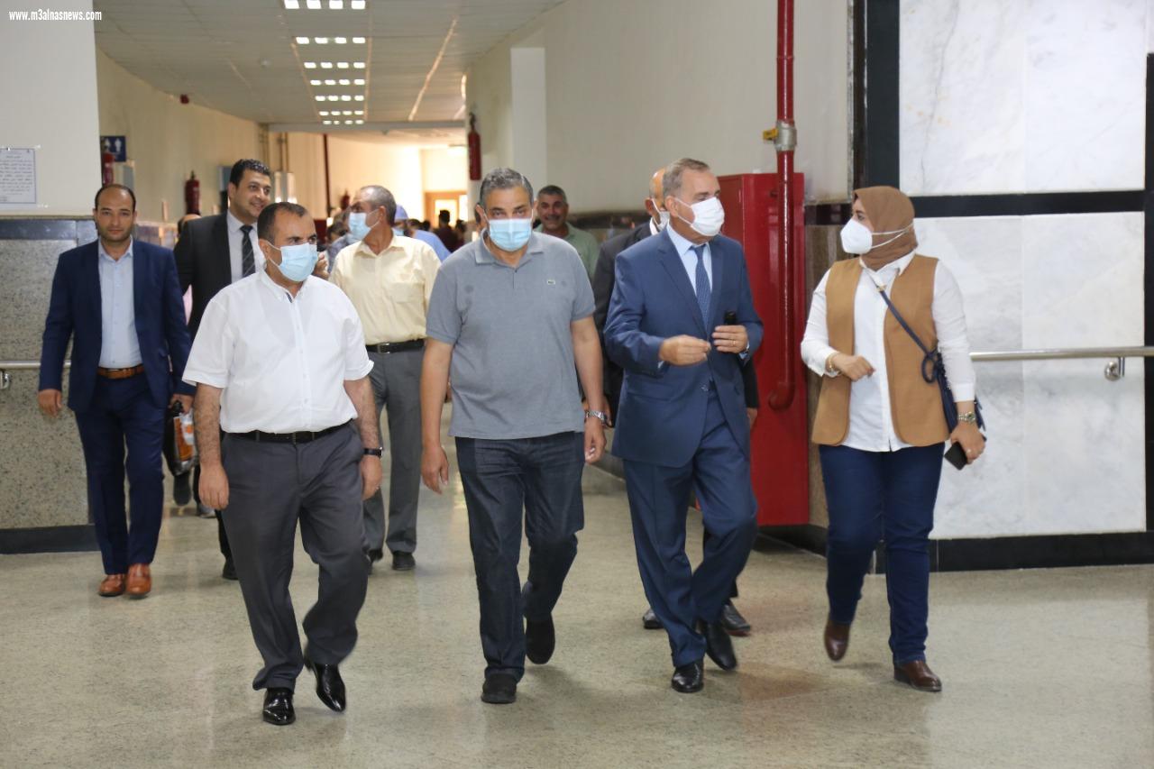 نقل المصابين من لاعبي فريق دسوق لكرة السرعة لمستشفى كفر الشيخ الجامعي