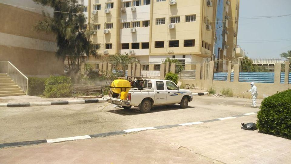 رئيس جامعة الفيوم.. تطهير وتعقيم مدن الطلبة الجامعية للمرة الرابعة على التوالي