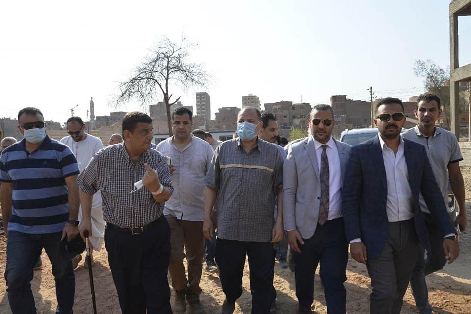 محافظ أسيوط يتفقد الأعمال الجاري انشائها بمركز شباب منفلوط لمتابعة الموقف التنفيذي وتذليل العقبات لاستكمال الأعمال