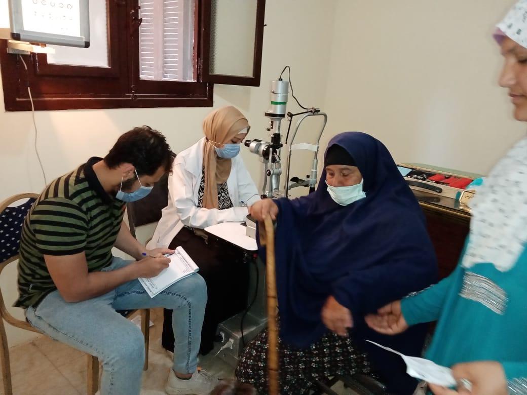 الكشف على 250 مواطنا فى قافلة طبية للعيون لحزب مستقبل وطن بكفرالشيخ