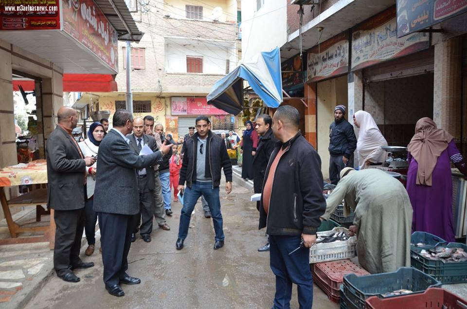 محافظ كفرالشيخ يتابع إزالة إشغالات الباعة الجائلين