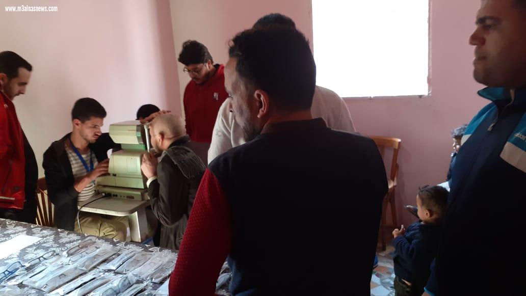 نظمهما مستقبل وطن.. توقيع الكشف الطبى على 300 حالة فى قافلتين للعيون وتنظيم الأسرة بكفرالشيخ