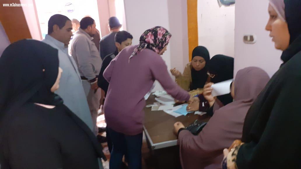 نظمهما مستقبل وطن.. توقيع الكشف الطبى على 300 حالة فى قافلتين للعيون وتنظيم الأسرة بكفرالشيخ