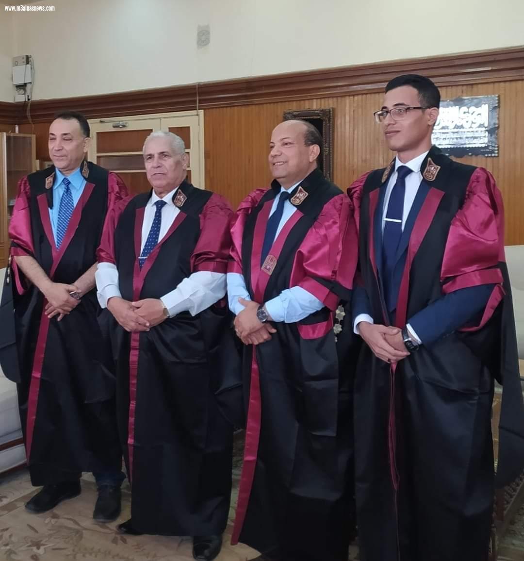 الباحث إسلام سعد يحصل على درجة الماجستير في التربية