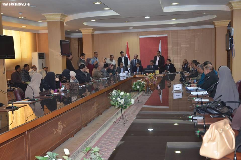 محافظ كفرالشيخ يناقش 37 شكوى فى اللقاء الأسبوعى للمواطنين