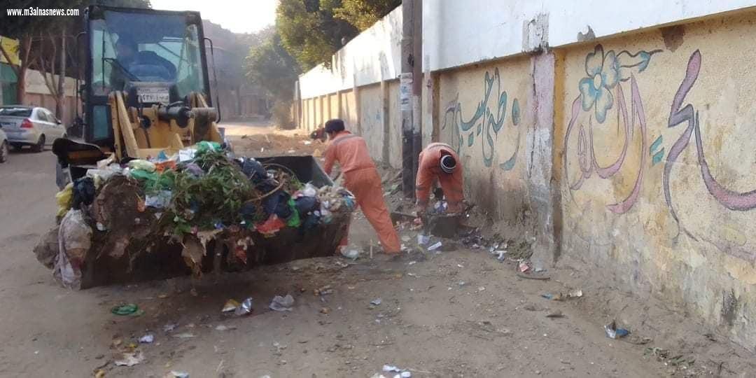 محافظ أسيوط : حملات مكبرة لرفع القمامة والمخلفات لنظافة وتسوية الشوارع والميادين بمراكز البدارى والغنايم والقوصية