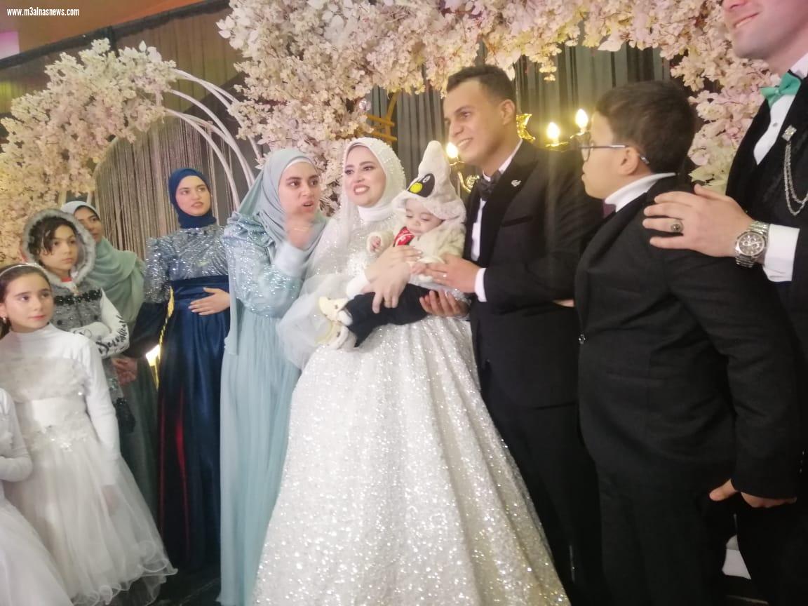 رئيس جامعة كفر الشيخ... يهنىء الدكتور بسيونى هليل .. بزفاف نجله مهند