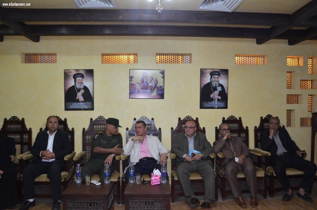 محافظ كفرالشيخ يوزع اللحوم والمنتجات الغذائية بكنيسة العذراء مريم بسخا