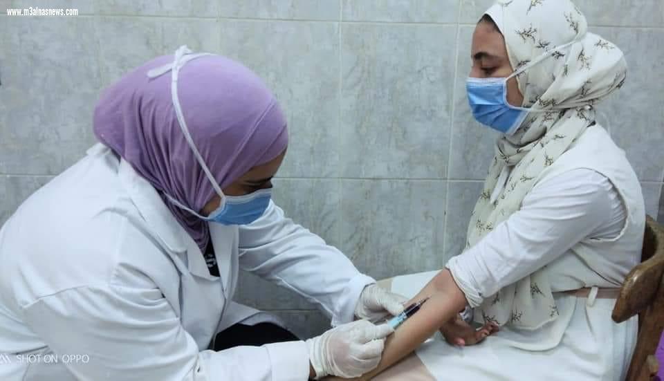 الكشف الطبي علي ١١٠١ مريض بالقافلة الطبية بميت فارس