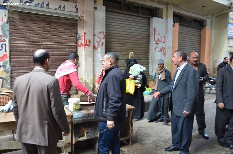 محافظ كفرالشيخ يتابع إزالة إشغالات الباعة الجائلين