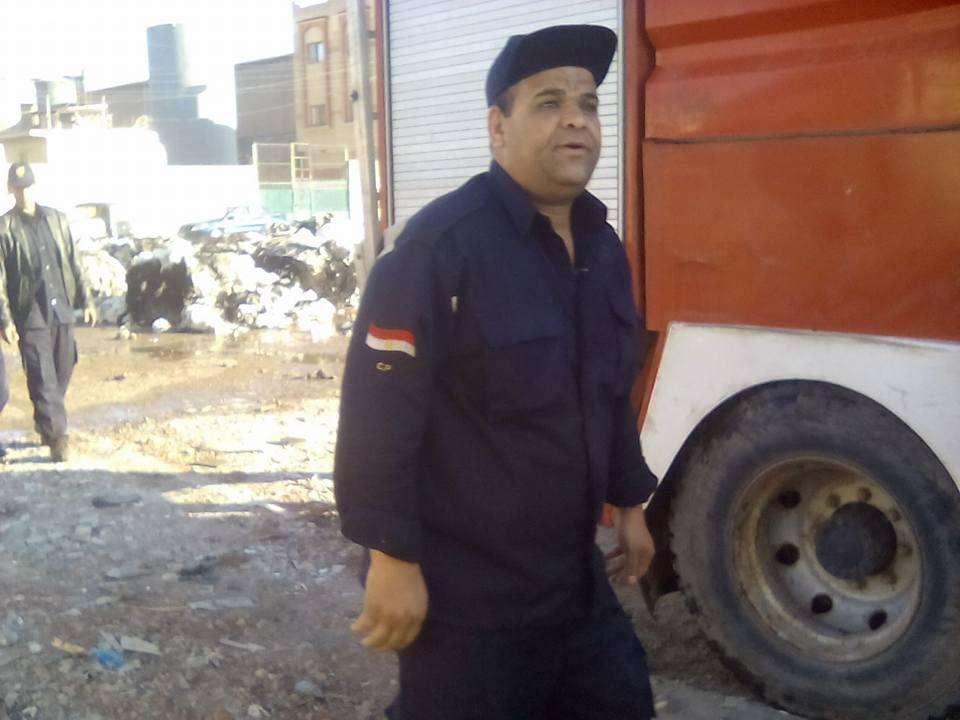 بالصور| حريق يلتهب مصنع غزل ونسيج بالمنطقة الصناعية ببلطيم وإصابة عامل