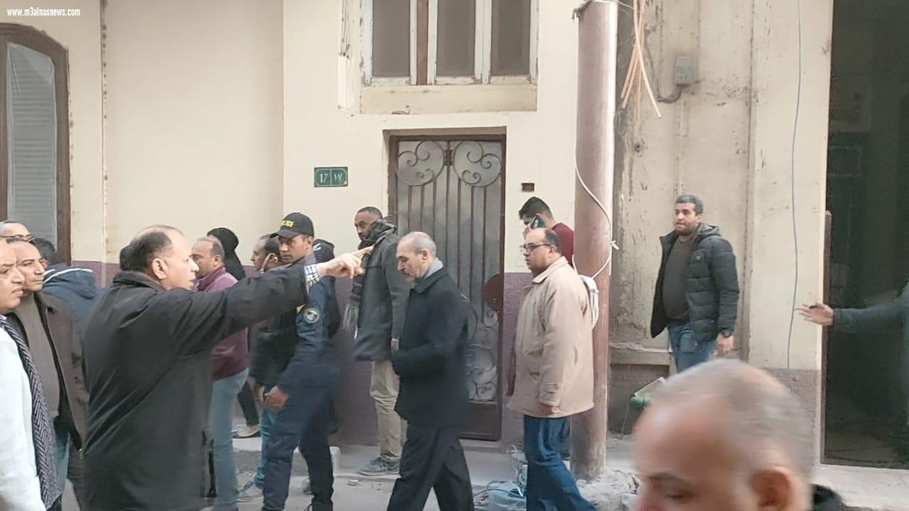  إنقاذ سيدة مسنة وفتاة وانتشال 3 جثث من أسفل عقار أسيوط