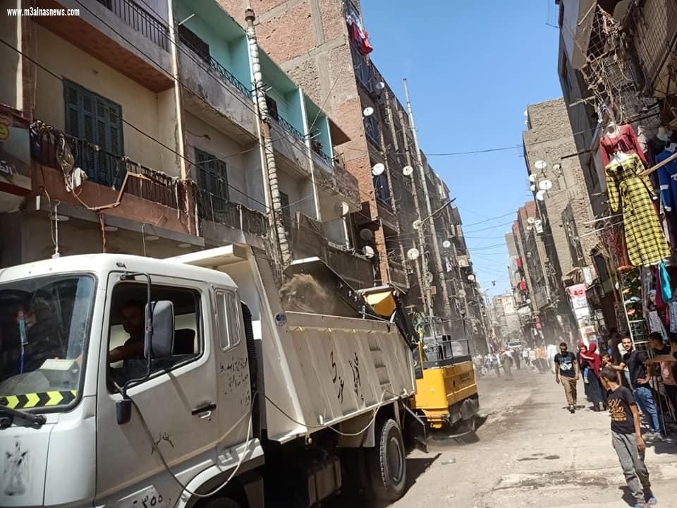 محافظ أسيوط: حملات مكبرة لإعادة الانضباط بالشوارع ورفع كفاءة النظافة بمنطقة القيسارية بحي غرب على مدار اسبوعين