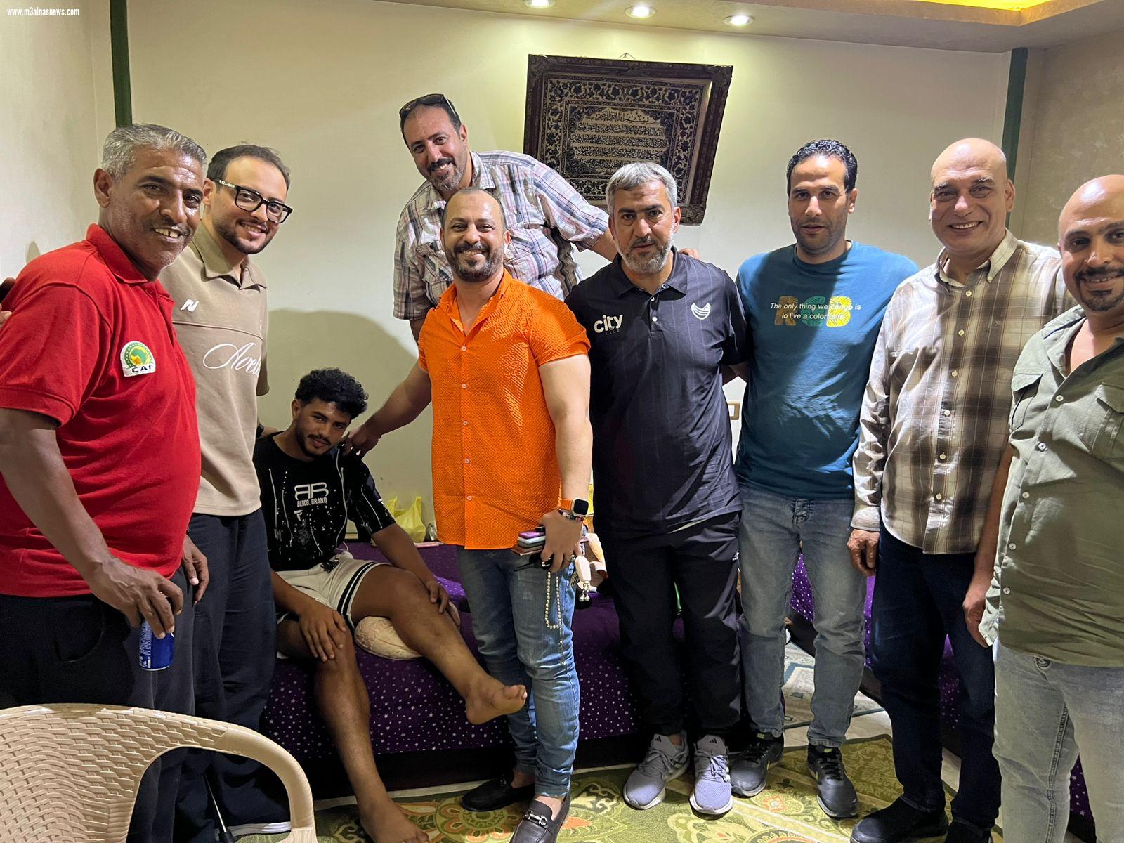 رئيس نادى بلدية المحلة يزور اللاعب احمد وليد خيرى بمسقط رأسة بكفر الشيخ 