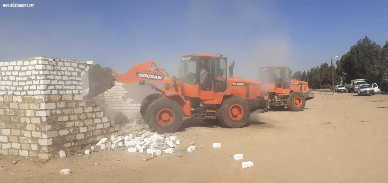 محافظ أسيوط: إزالة تعديات على أراضي أملاك دولة بساحل سليم واستراد 61 فدان زراعة و1100 متر مربع مباني