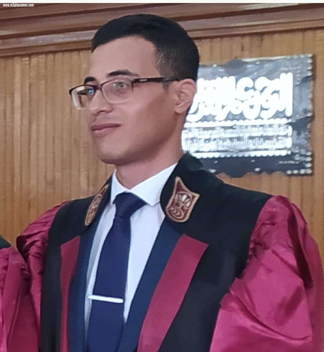 الباحث إسلام سعد يحصل على درجة الماجستير في التربية