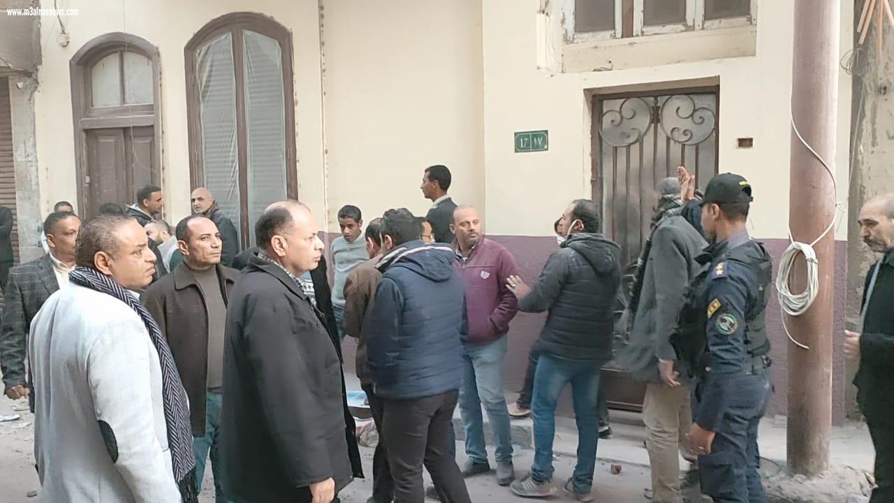  إنقاذ سيدة مسنة وفتاة وانتشال 3 جثث من أسفل عقار أسيوط
